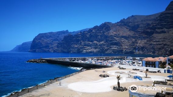 Puerto Deportivo Los Gigantes