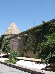 Avgunl Madrasa