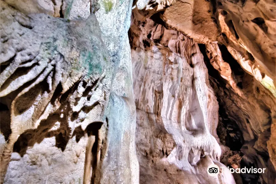 Les Grottes du Queroy