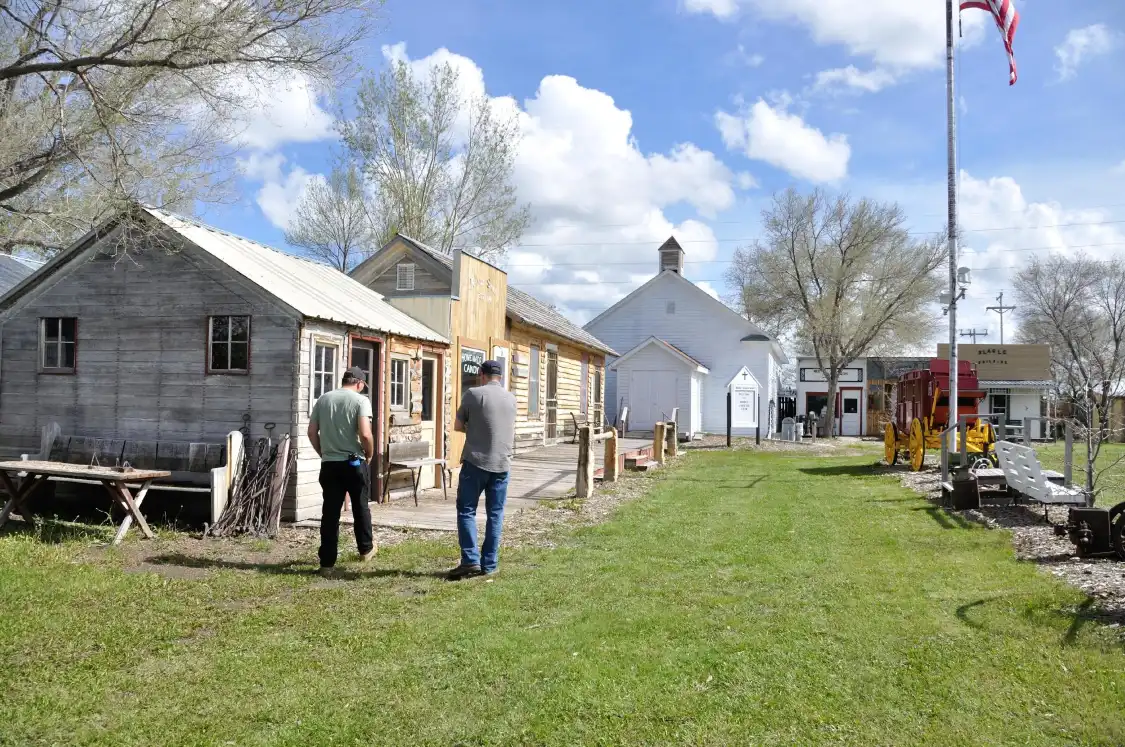 Hotels near Dobby's Frontier Town