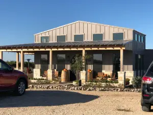 3 Texans Winery and Vineyard