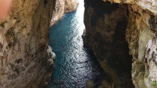 Grotta Del Turco