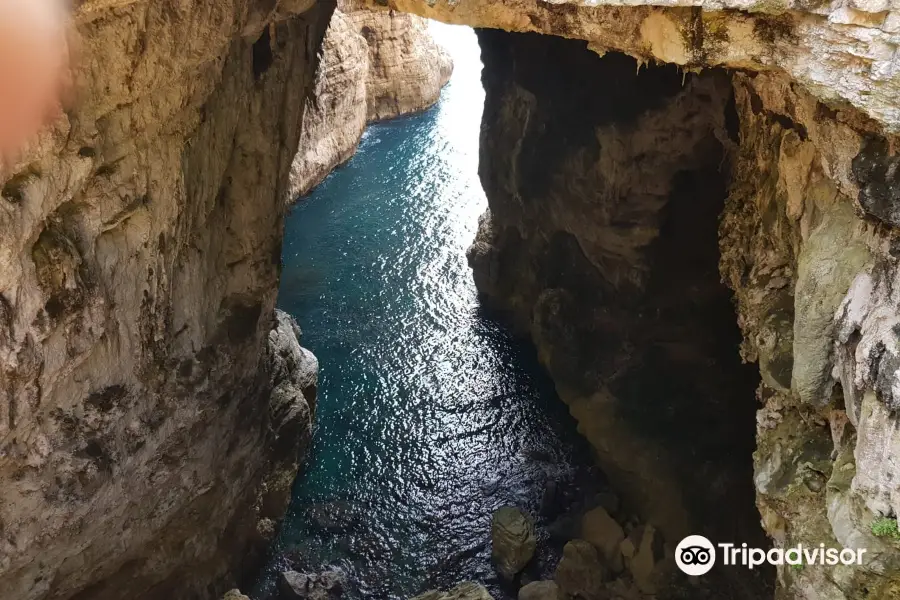 Grotta Del Turco