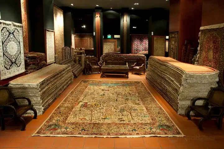 Hotels near Lotto Carpets Gallery