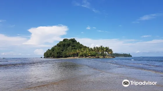 Air Manis Beach