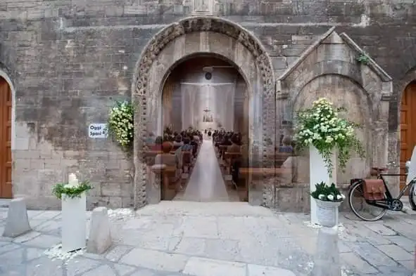 Hotels near Church of Saint Adoeno