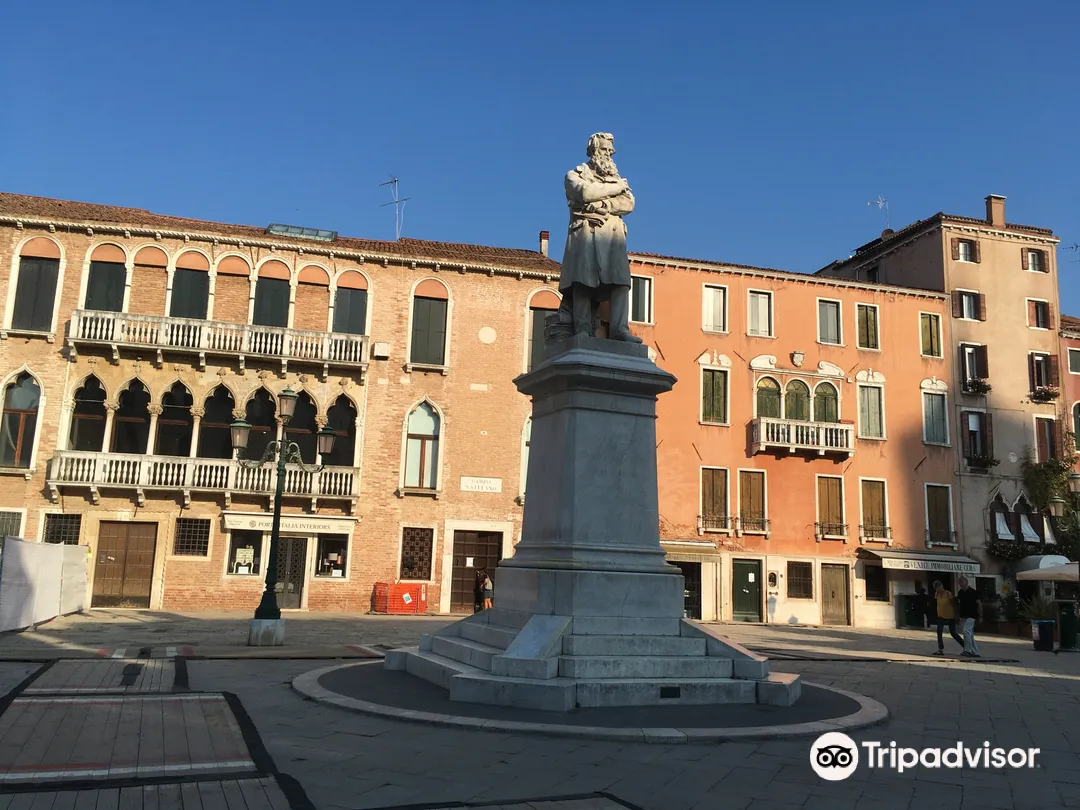4_Monumento a Niccolò Tommaseo