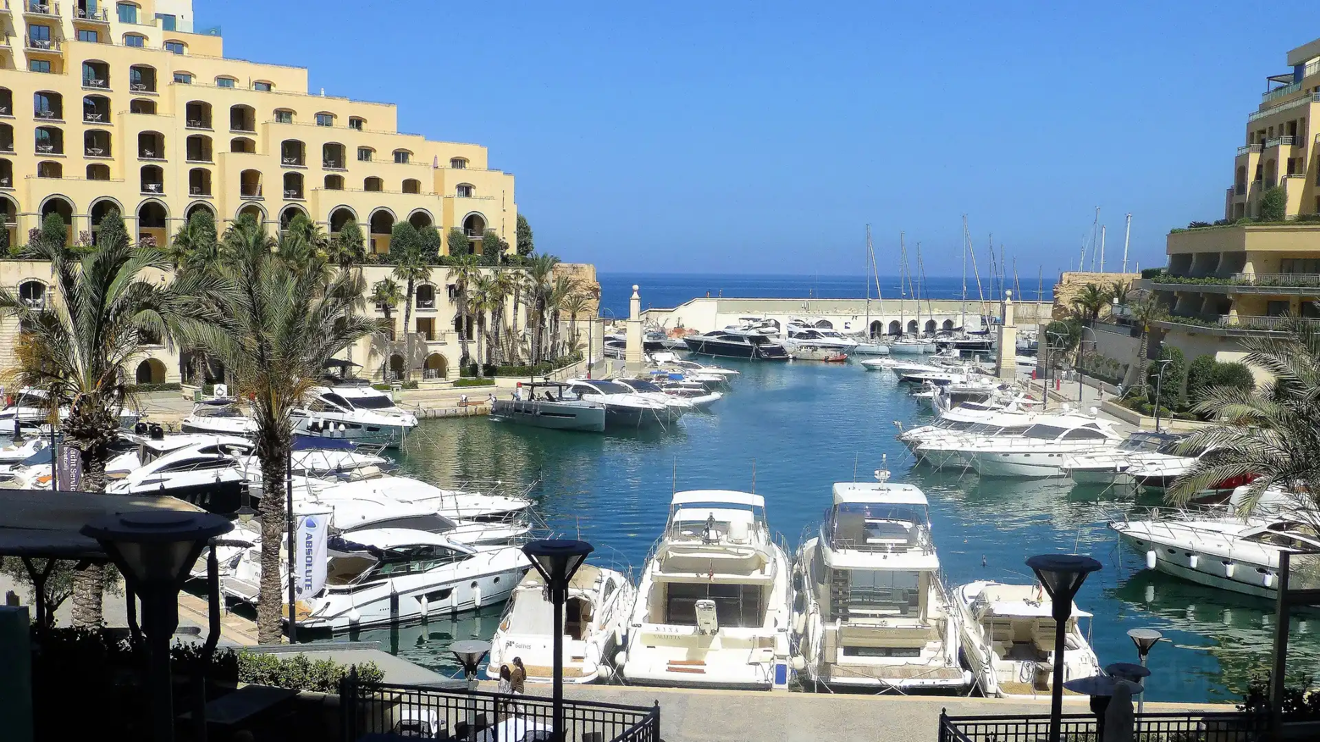 Hotels near Portomaso Marina