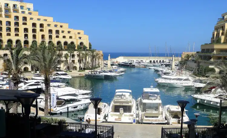 Hotels near Portomaso Marina