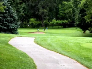 Hill's Heart of the Lakes Golf Course