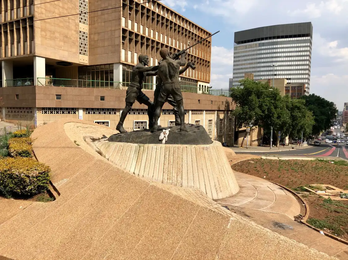 Hotel in zona Gold Mining Statue