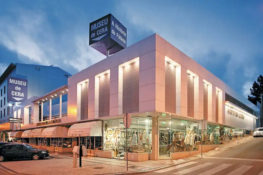 Hotels near Wax Museum of Fátima