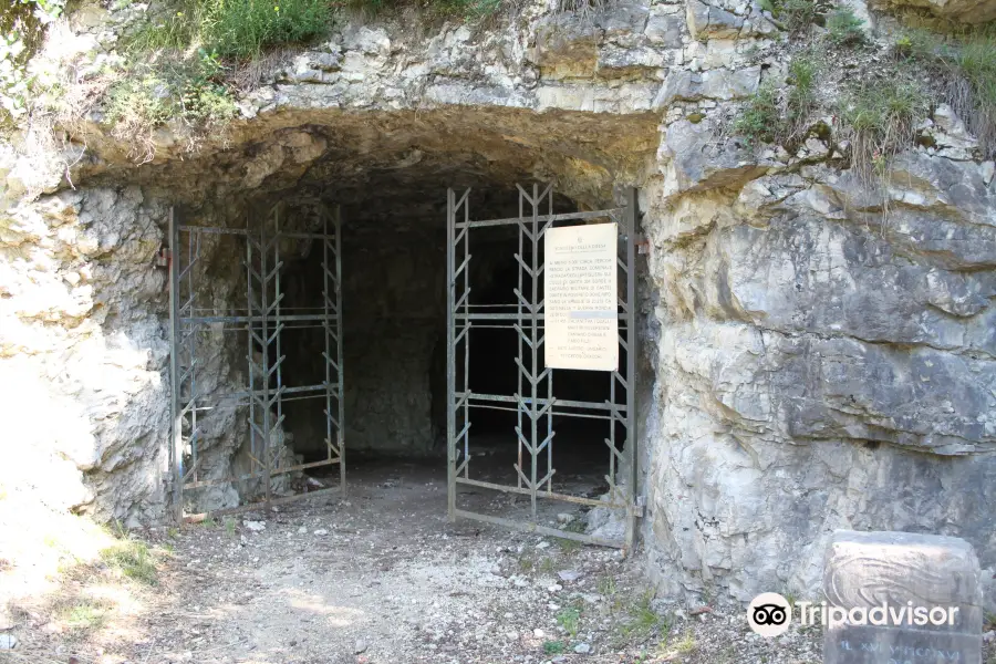 Caverna Damiano Chiesa