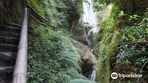 Dao Waterfalls