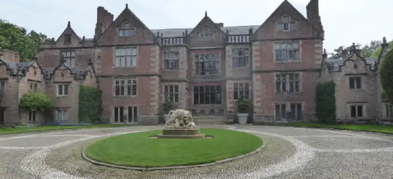 Hotels in Henhull