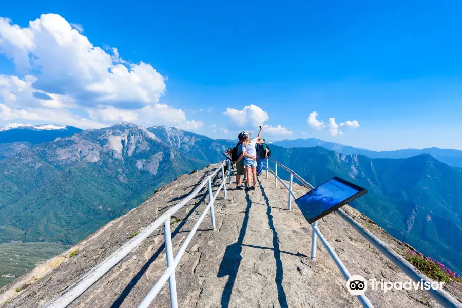 Moro Rock Trail