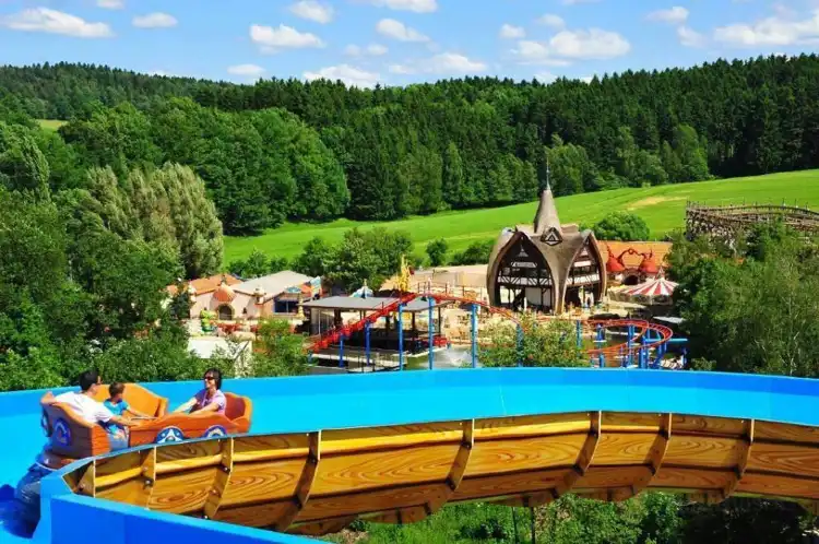 Hotels in Lengenfeld