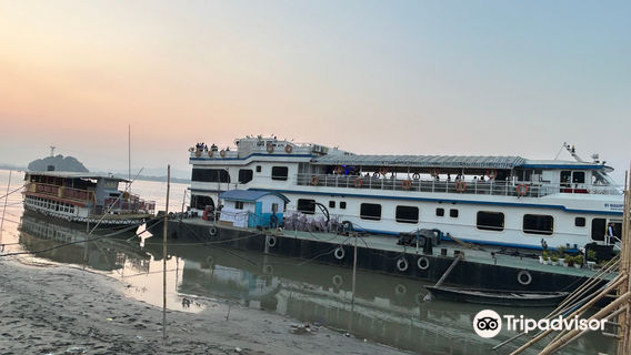 ALFRESCO GRAND - BRAHMAPUTRA RIVER CRUISE