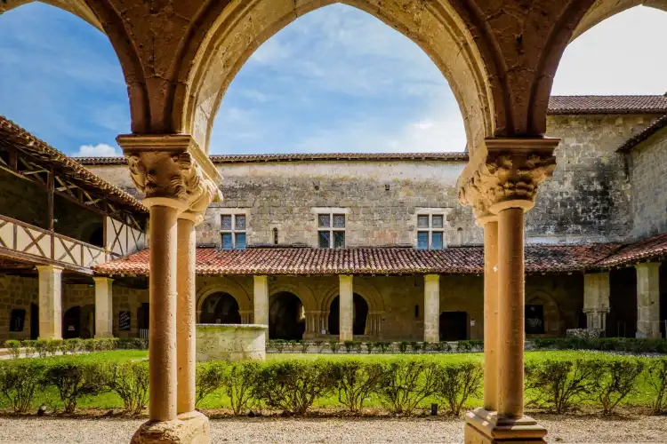 Các khách sạn ở Valence-sur-Baise