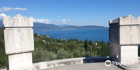 Tomba di Gabriele d'Annunzio