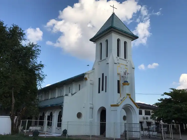 Hotels near Church of Sacred Heart