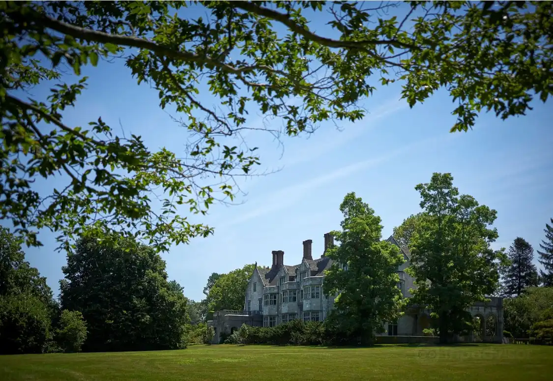 Hotels near Planting Fields Arboretum State Historic Park