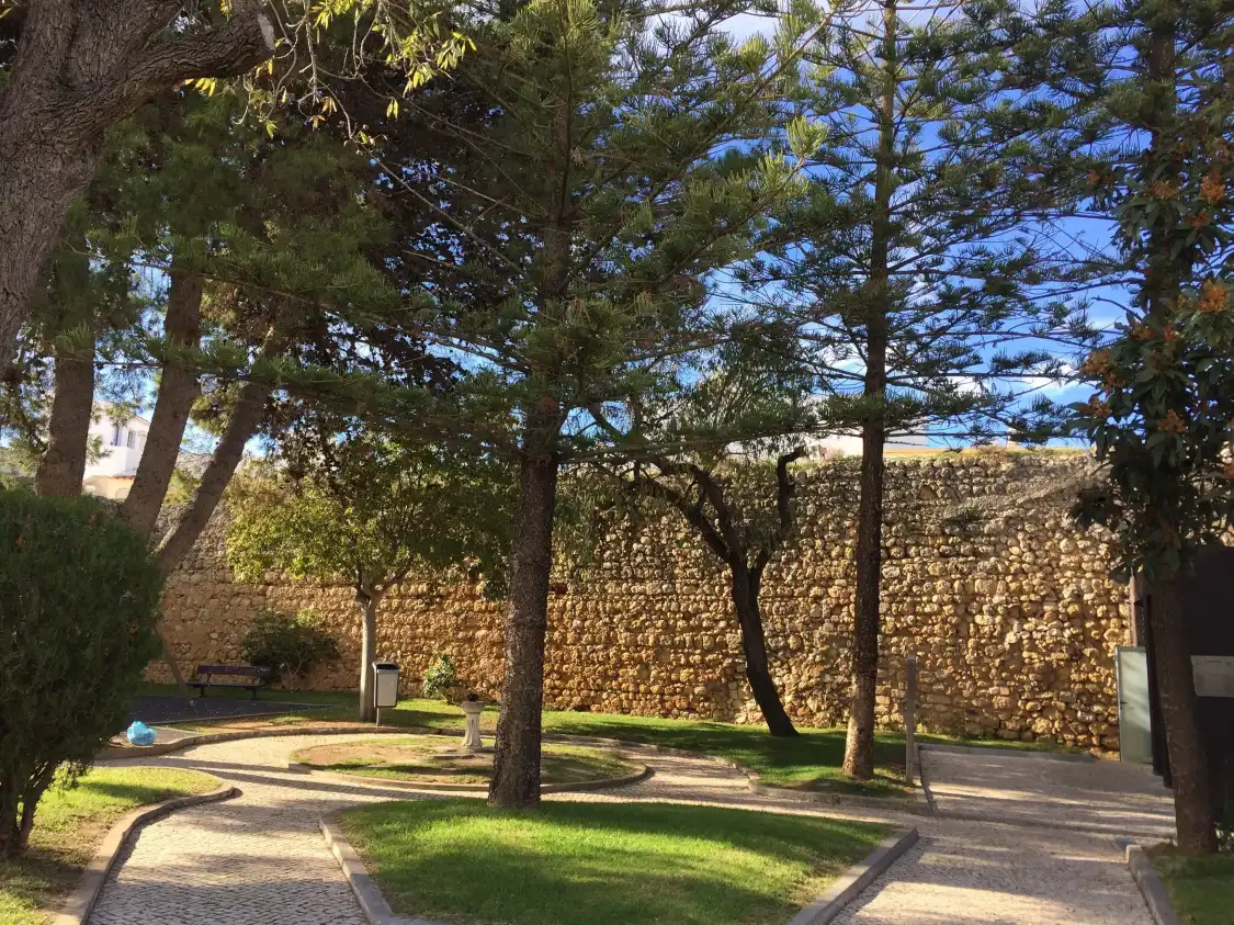 Hotels near Castle of Alvor