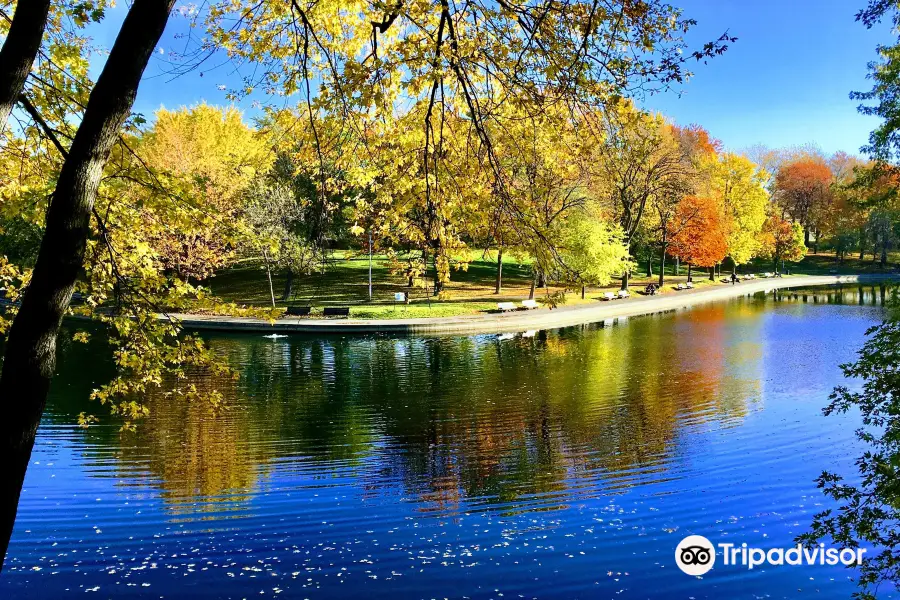 Parc La Fontaine