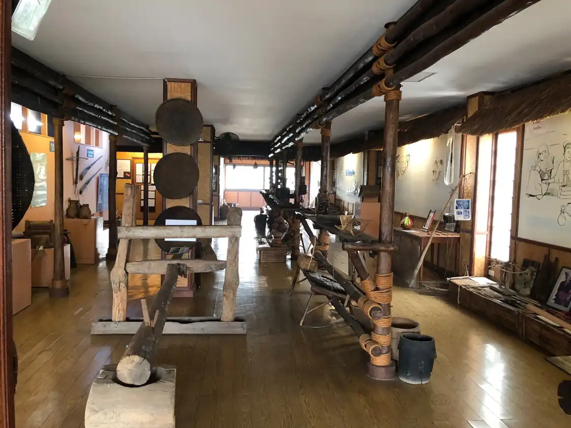 Hotels near Hilltribe Museum