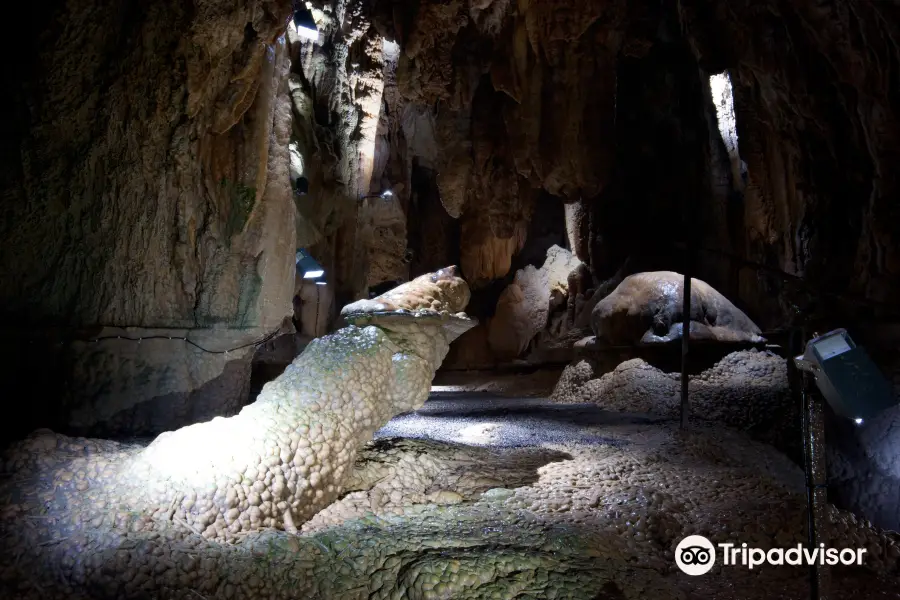 Höllgrotten caves