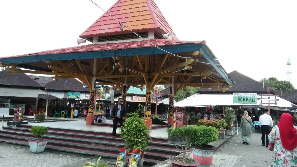 Hotels near Citra Niaga Market