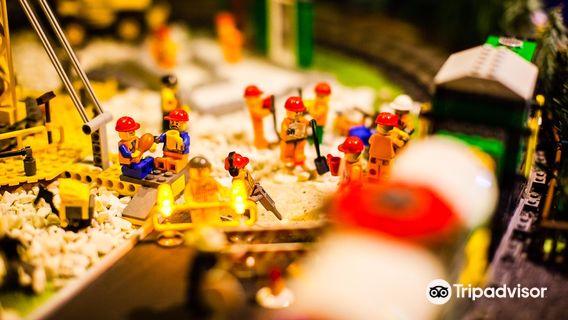 Private Museum of Technology and Structures with Lego Blocks