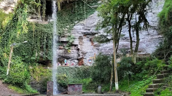 Gruta Nossa Senhora de Lourdes