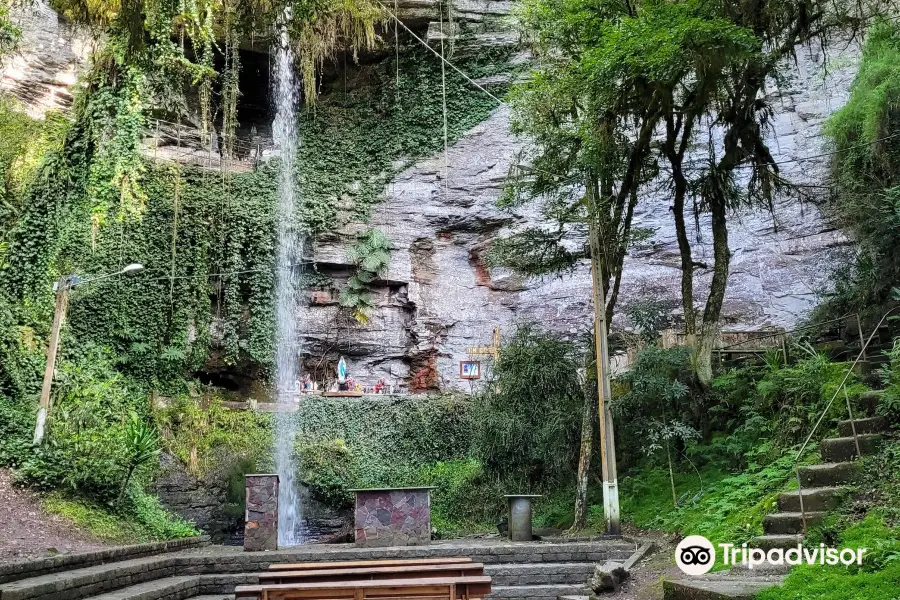 Gruta Nossa Senhora de Lourdes