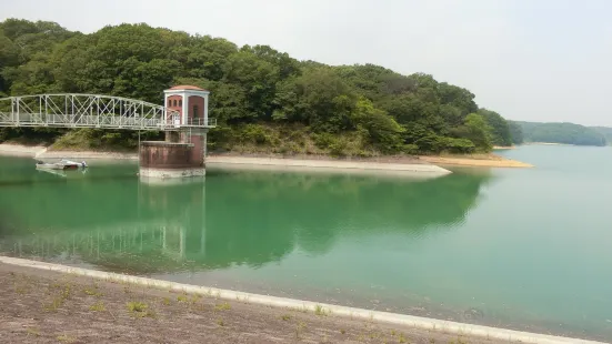 Tama Lake