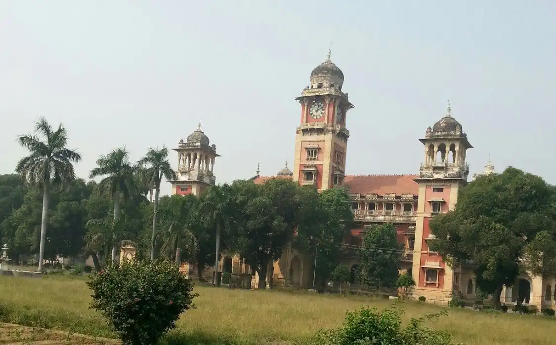 Hotels near Allahabad University