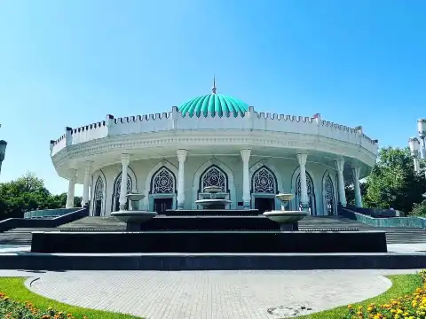 Hoteles cerca de Museo Estatal de los Timúridas