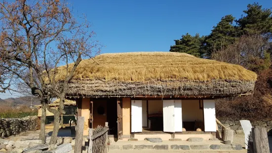 Oeam Folk Village