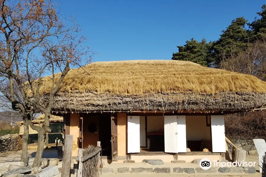 Oeam Folk Village