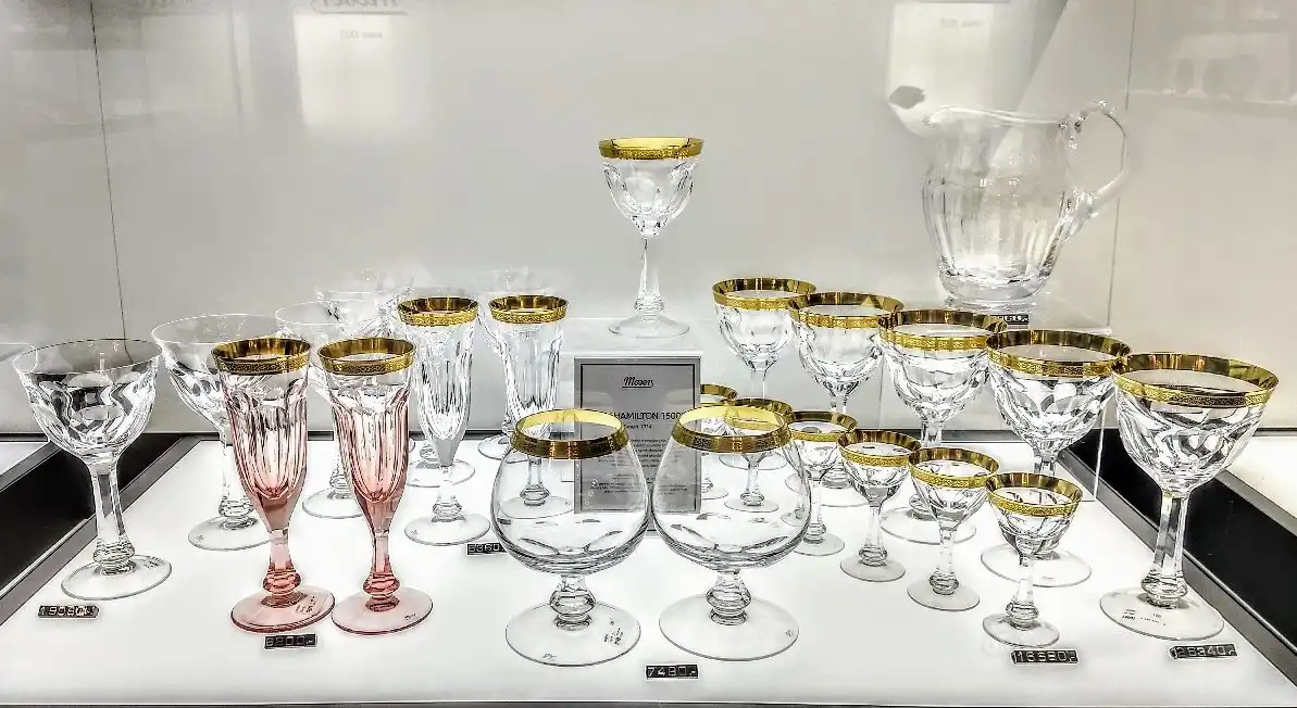 Hotels near Museum of Glass MOSER