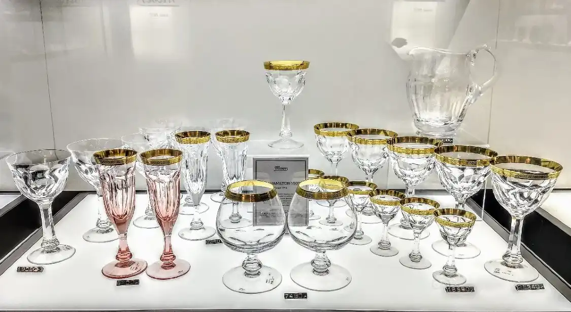 Hotels near Museum of Glass MOSER