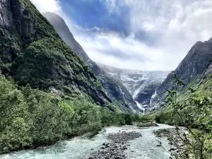 Kjenndalsbreen Glacier