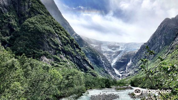 Kjenndalsbreen Glacier