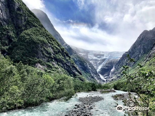 Kjenndalsbreen Glacier