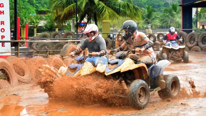 Hotels near Della Adventure Park