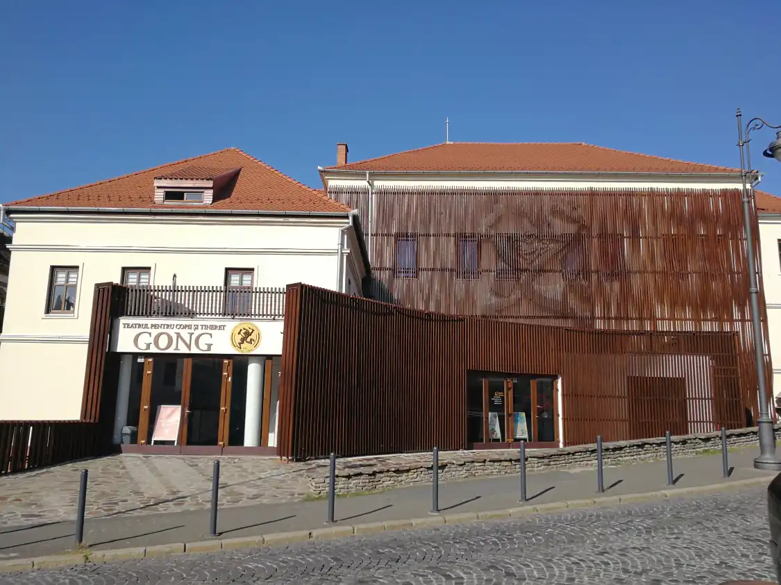 Hotel in zona teatrul gong