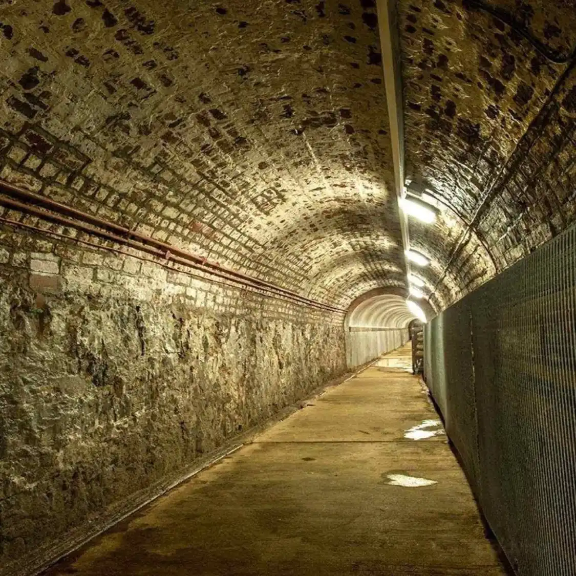 Hotels near Courthouse