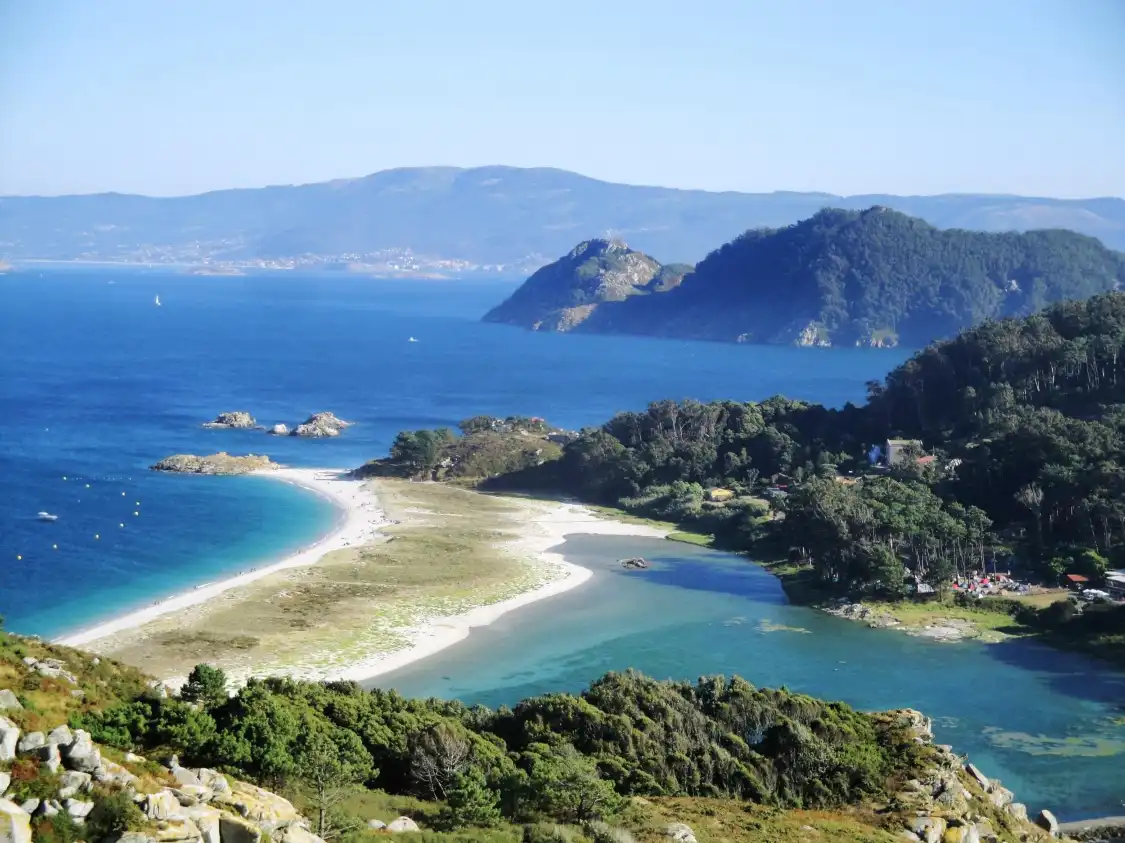 Hotels near Playa de Rodas