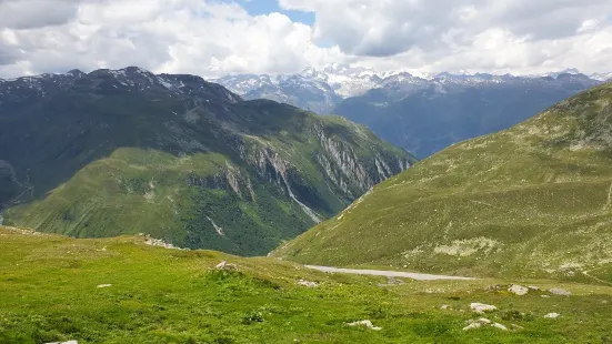 Nufenen Pass