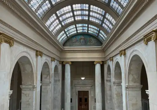 Hotels near Arkansas State Capitol